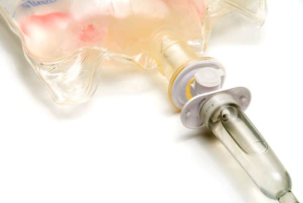 injection-de-serum-physiologique-augmentation-mammaire